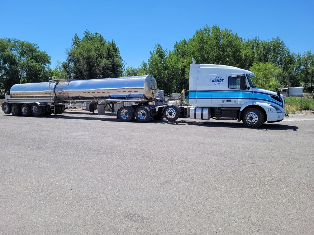 Stainless steel food grade liquid tanker